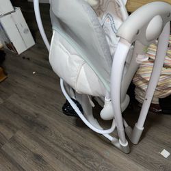 Ingenuity Convert Me 2-in-1 Portable Vibrating Baby Swing 