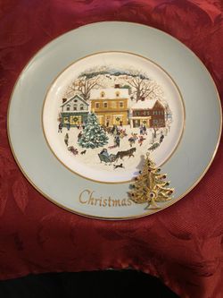 1980 Embellished Avon Christmas Plate 
