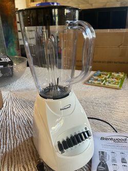 12-speed Brentwood Blender - white