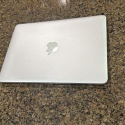 Apple MacBook Pro 2015 2.9 GHz i5 8 Gb Ram 256 Ssd
