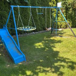 Kids Play And Swing Set 