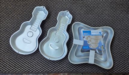 Cake pans