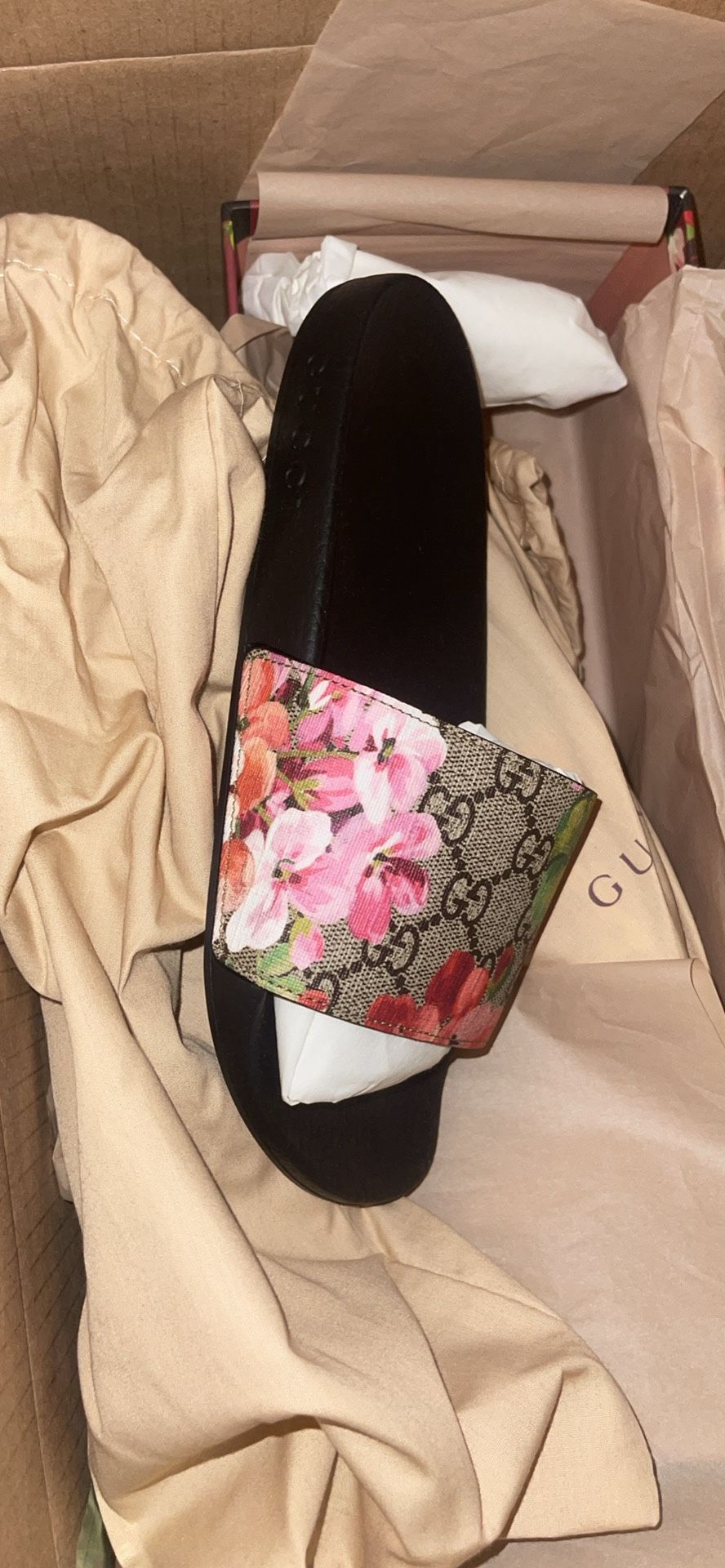 Gucci Slides Authentic
