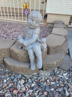 Girl with kittens indoor/outdoor statue
