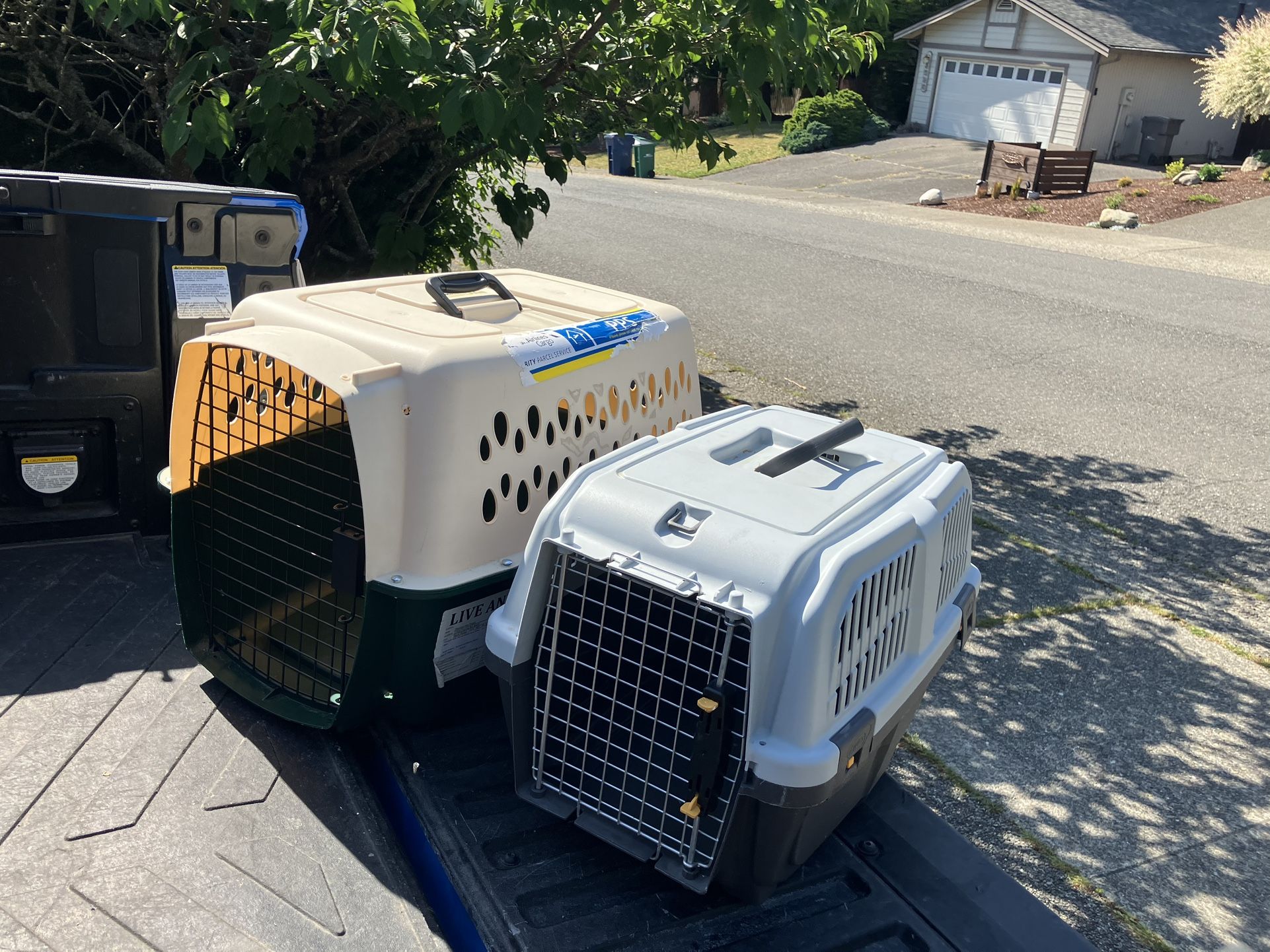 Small Dog Cat Rabbit Bunny Kennel Crate Carrier Like New 24" L by 14” W by 14” H $25 Each