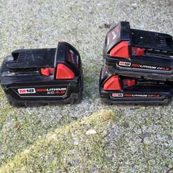 18v Milwaukee Batteries (Like New Condition)