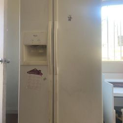 Refrigerator 