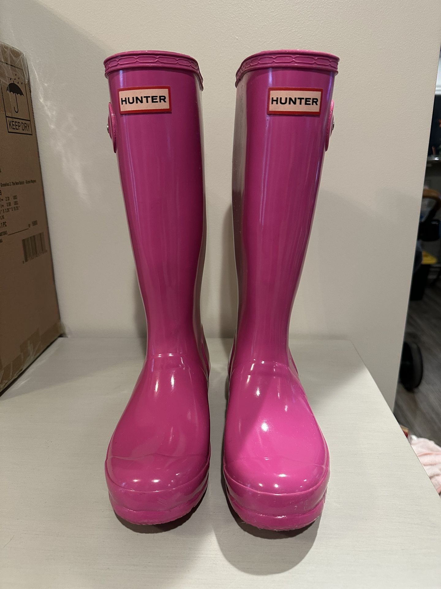 Girls Hunter Lipstick Pink Glossy Classic Tall Rain boot - Hard To Find Color - Size 6G - LIKE NEW