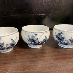 Set of 3 Porcelain Japanese teacups/ sake cups