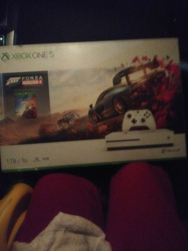 Xbox one x brand new never been used 150.00 OBO for Sale in Albuquerque