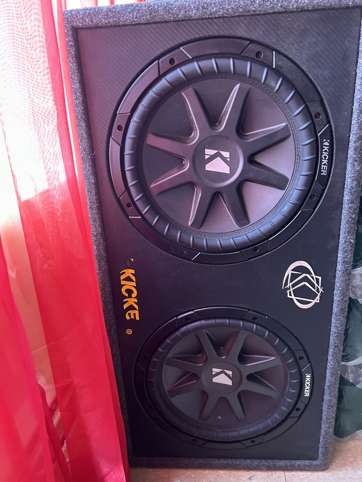 speaker box