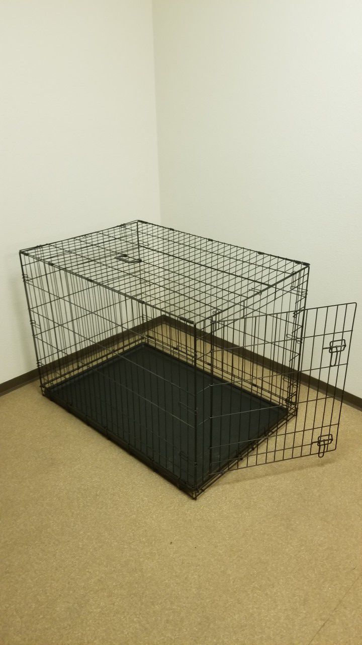 Large single-door dog crate / kennel