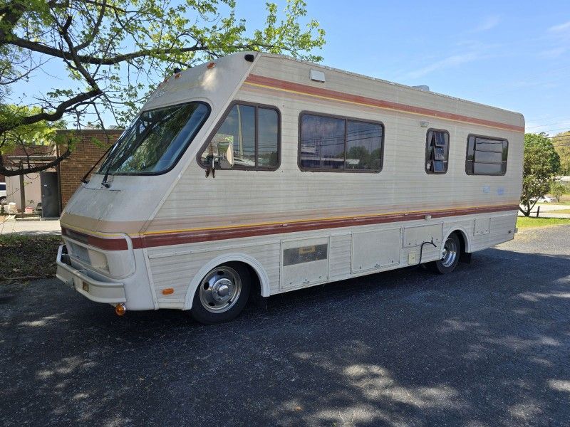 1988 Chev 1988 Bounder Fleetwood RV