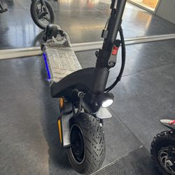 Double-motor scooter