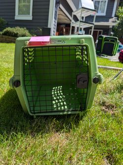 Small dog or cat crate