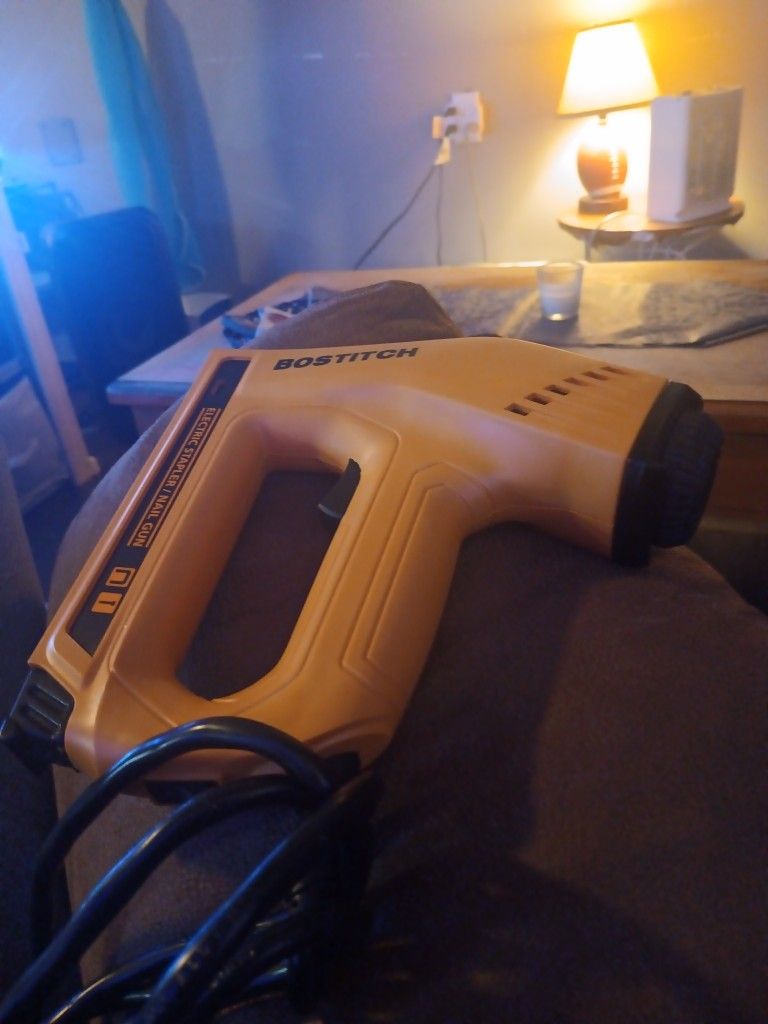 Bostitch Automatic Staple/Nailer Gun
