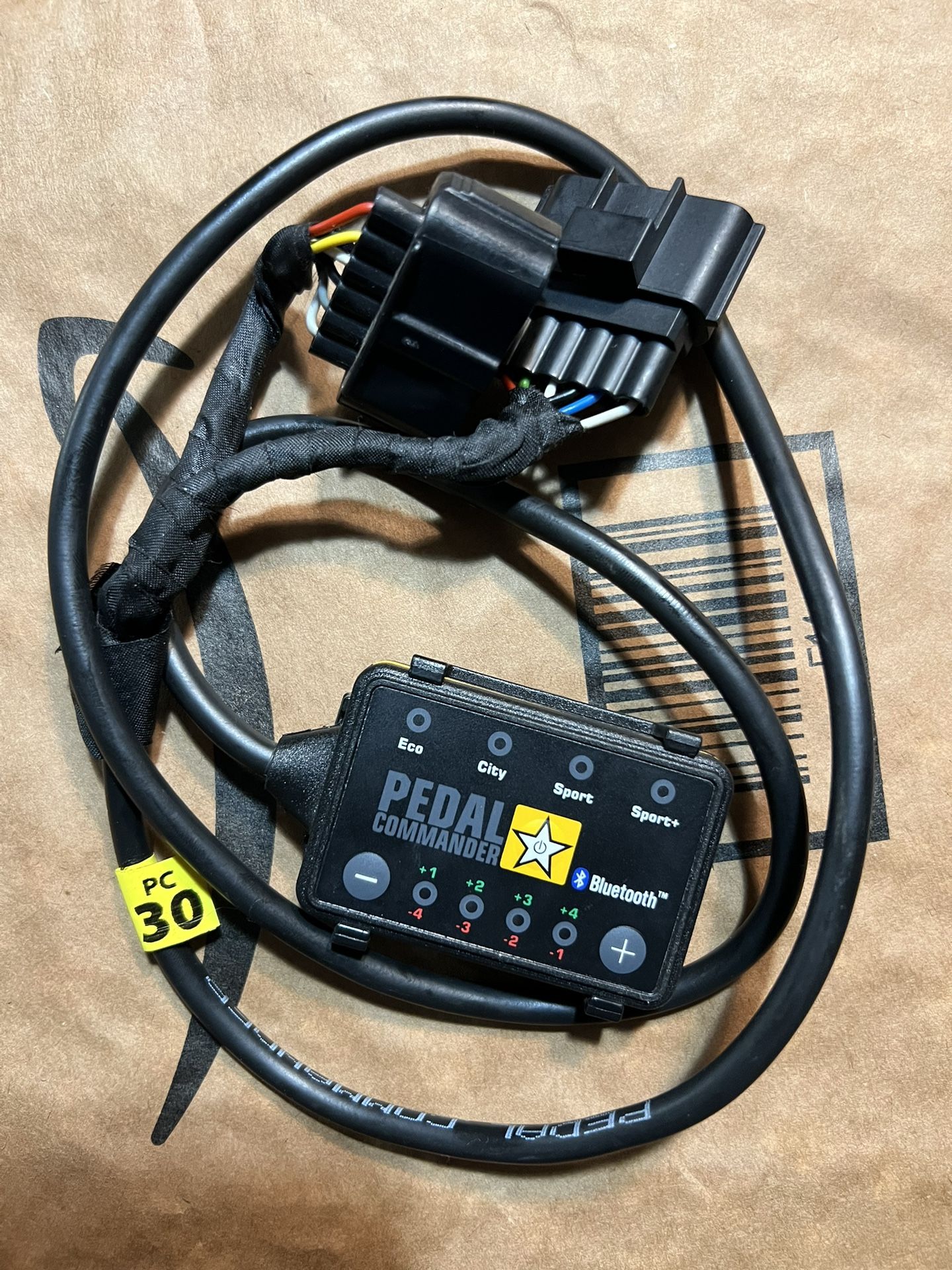 Pedal Commander for Jeep (Grand Cherokee, Commander) / Chrysler (300)/ Dodge(Charger, Magnum, Ram) OR BEST OFFER