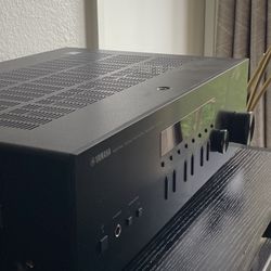 Yamaha Natural Sound Receiver - R-N303 (like New) 