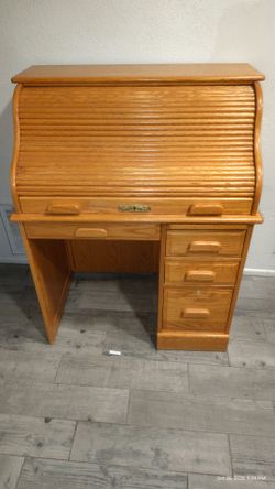 Roll up desk