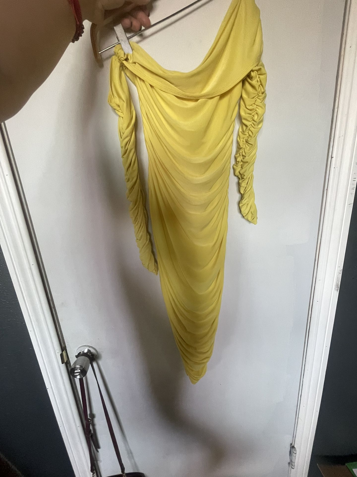 Yellow Dress 