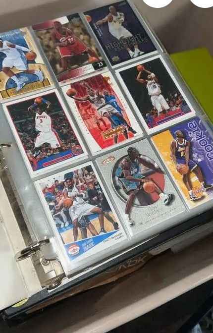 Thousands Of Sports Cards