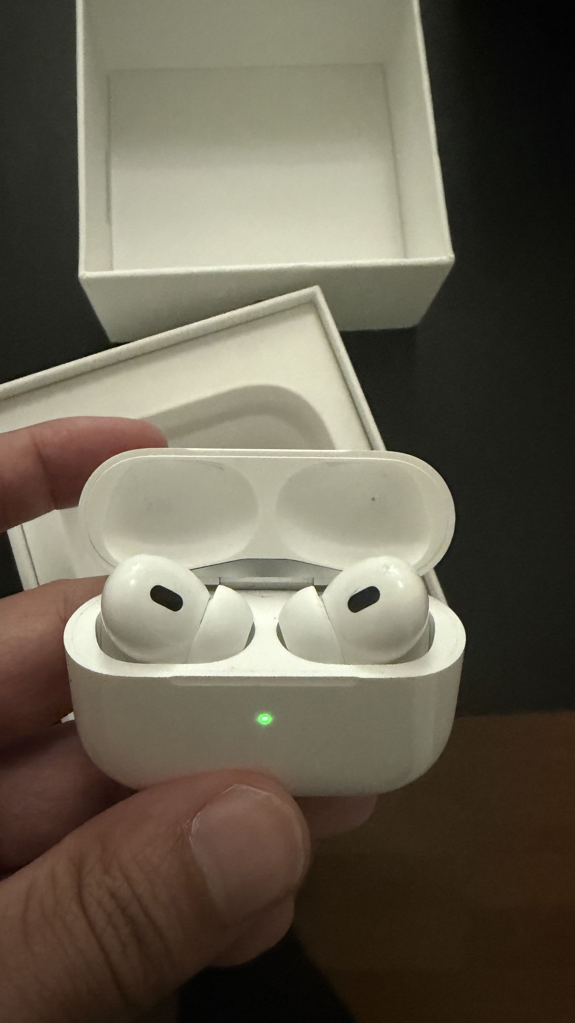Airpods Pro 2 USB-C with magsafe case