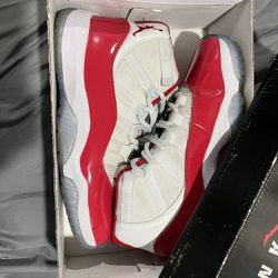 Jordan 11 Cherry Size 8.5
