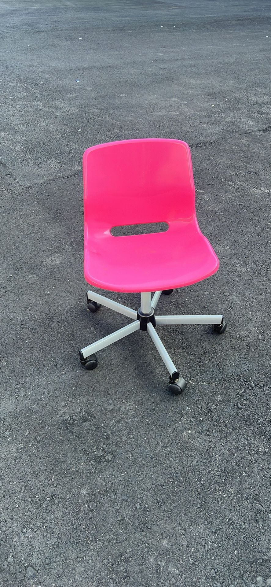 Like New Plastic Desk Chair