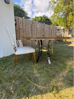 Dinning table and 6 chairs