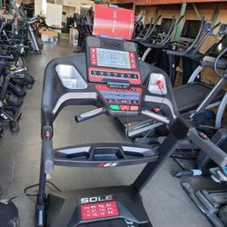 Sole F65 Treadmill- Great Conditionn- 700$ 