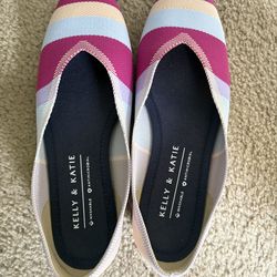 Kelly & Katie Shoes. Multi-color. size 8