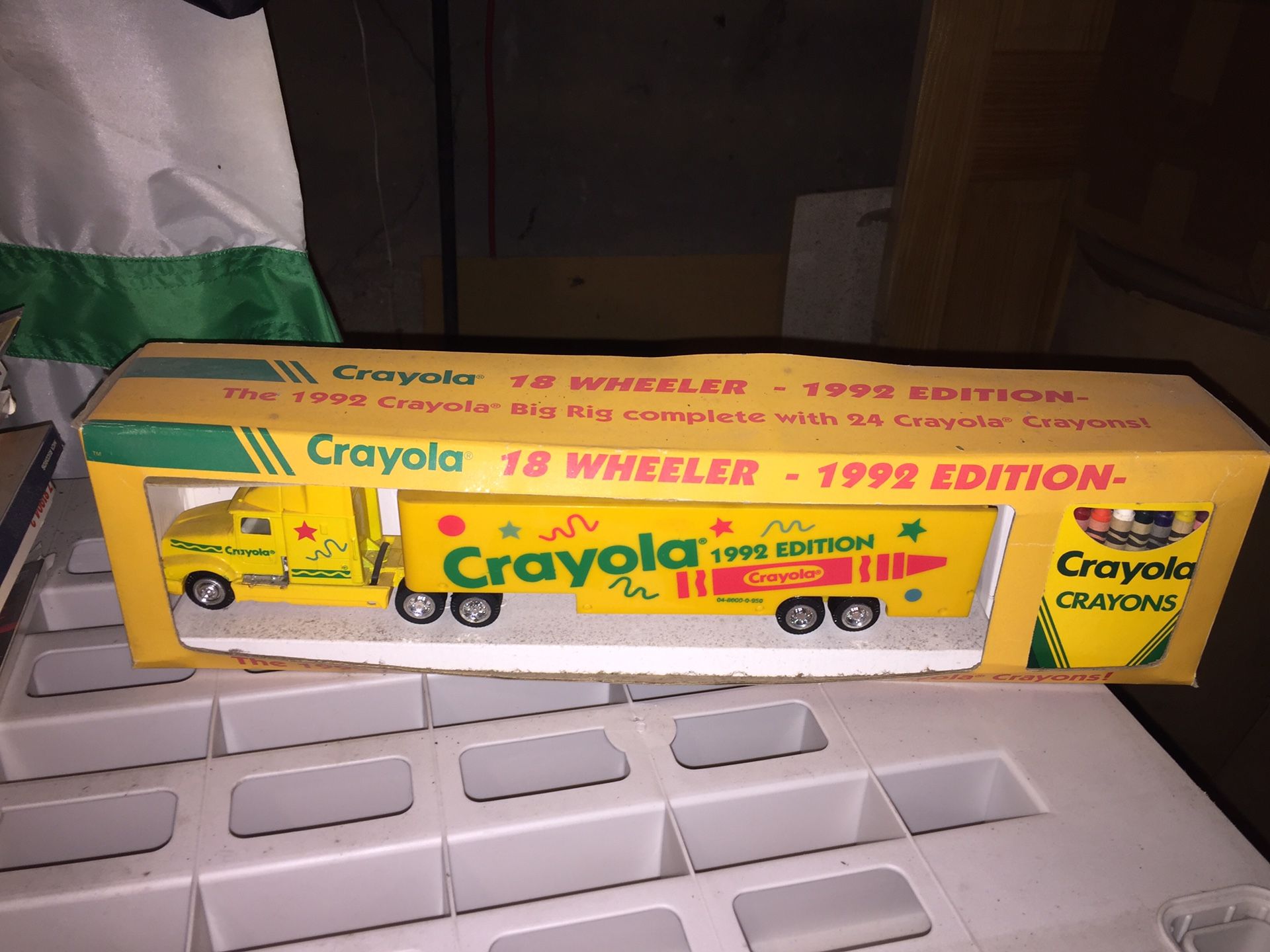 Crayola collectible truck, sealed, unused