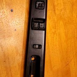 2004-2012 Chevrolet Colorado GMC Canyon Control switch button module driver side left USED