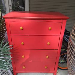 4-drawer Dresser 43 In Tall By 32 In Wide