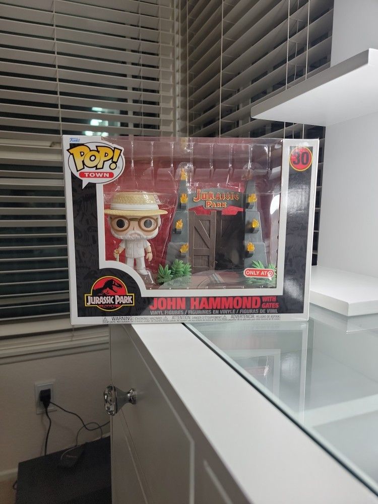 Funko Town: Jurassic Park John Hammond With Gates