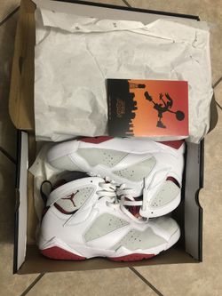 AIR JORDANS 7 RETRO 10.5 (NO TRADES)