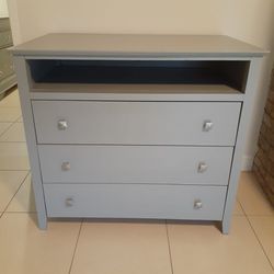 MODERN GREY DRESSER IN SOLID WOOD WITH METAL RUNNERS ON DRAWERS HIGH QUALITY 40X25X38 LIKE NEW!! 