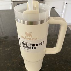 New Stanley 30 Oz Flowstate Quencher H2.0 Tumbler for Sale in