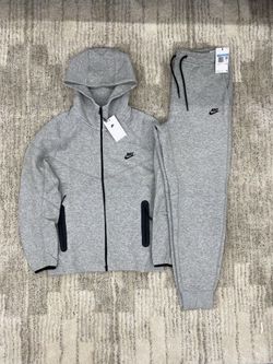 Nike tech grey fleece pants and zip up hoodie