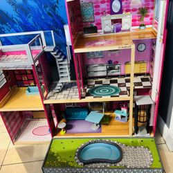 Doll House 