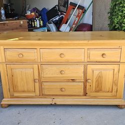 Broyhill Pine Buffet 