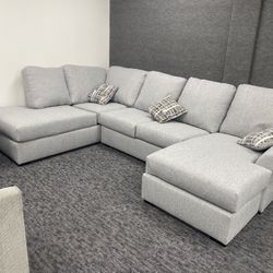 🤍 LUXURY U-SHAPED SECTIONAL $895 W/ DELIVERY!! COMFORTABILITY MATTERS   DELIVERY INCLUDED  ASSEMBLY $45 IF NEEDED!!  Available in black also !!!!  Yo
