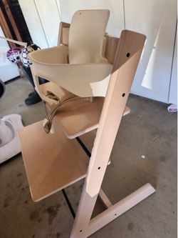 Stoke Trip Trapp high chair - natural wood