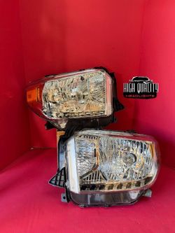 Toyota Tundra 2014-2021 headlight