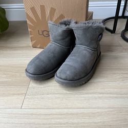 UGG Women’s Mini Bailey Button Boots