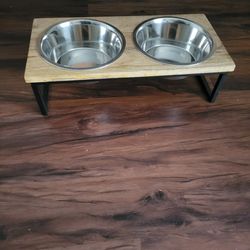 Set of Pet 8" Bowls with Stand