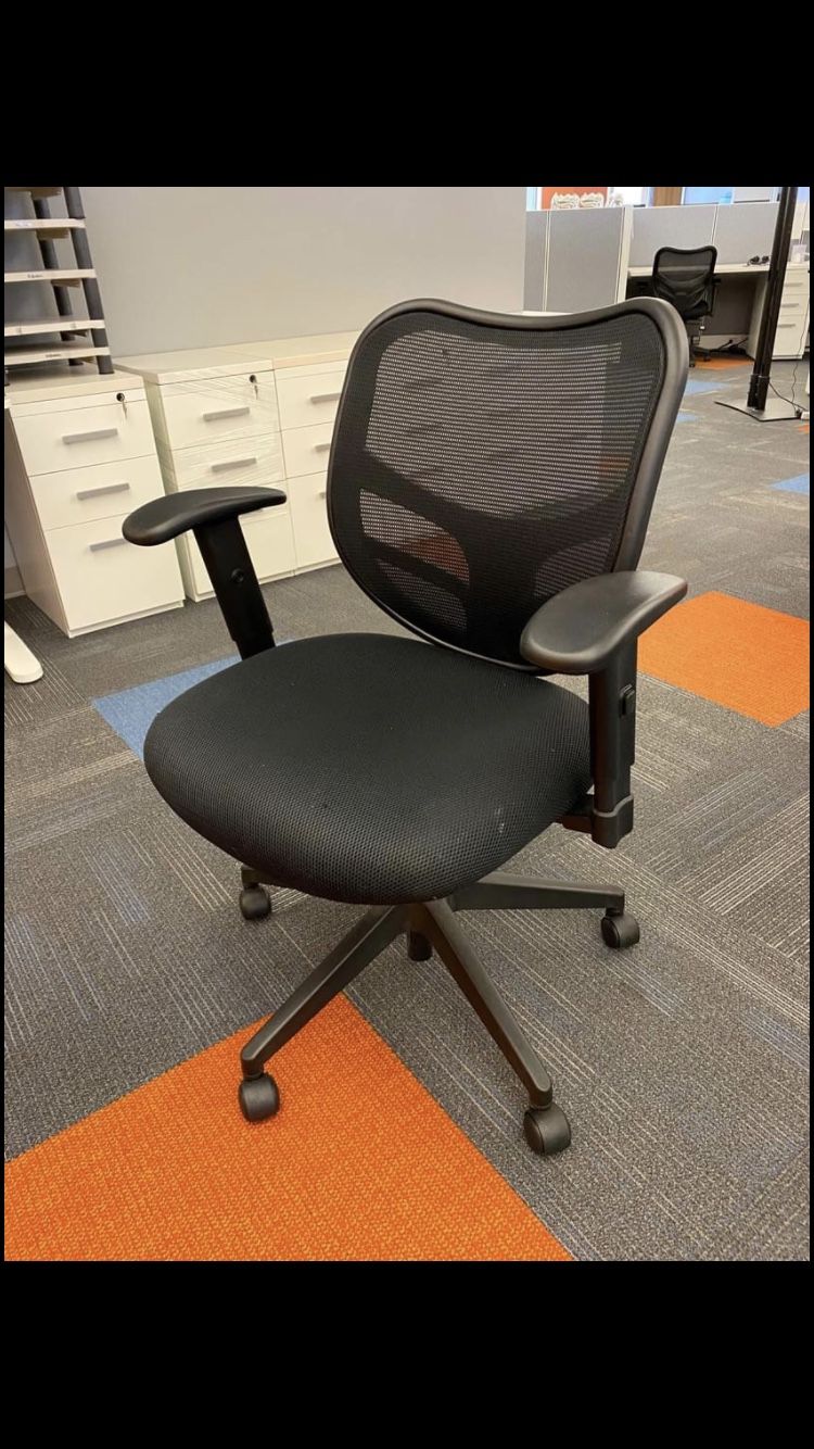 Awesome Black Office Chairs (2 left)