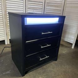 Nightstand with 3 Drawer Black