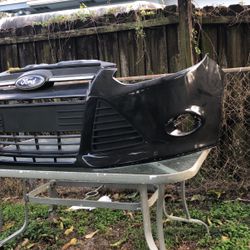 Car Parts    Ford Front Bumper. Focus  $  300  ,00 