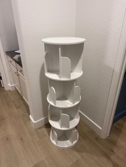 Rotating book shelf
